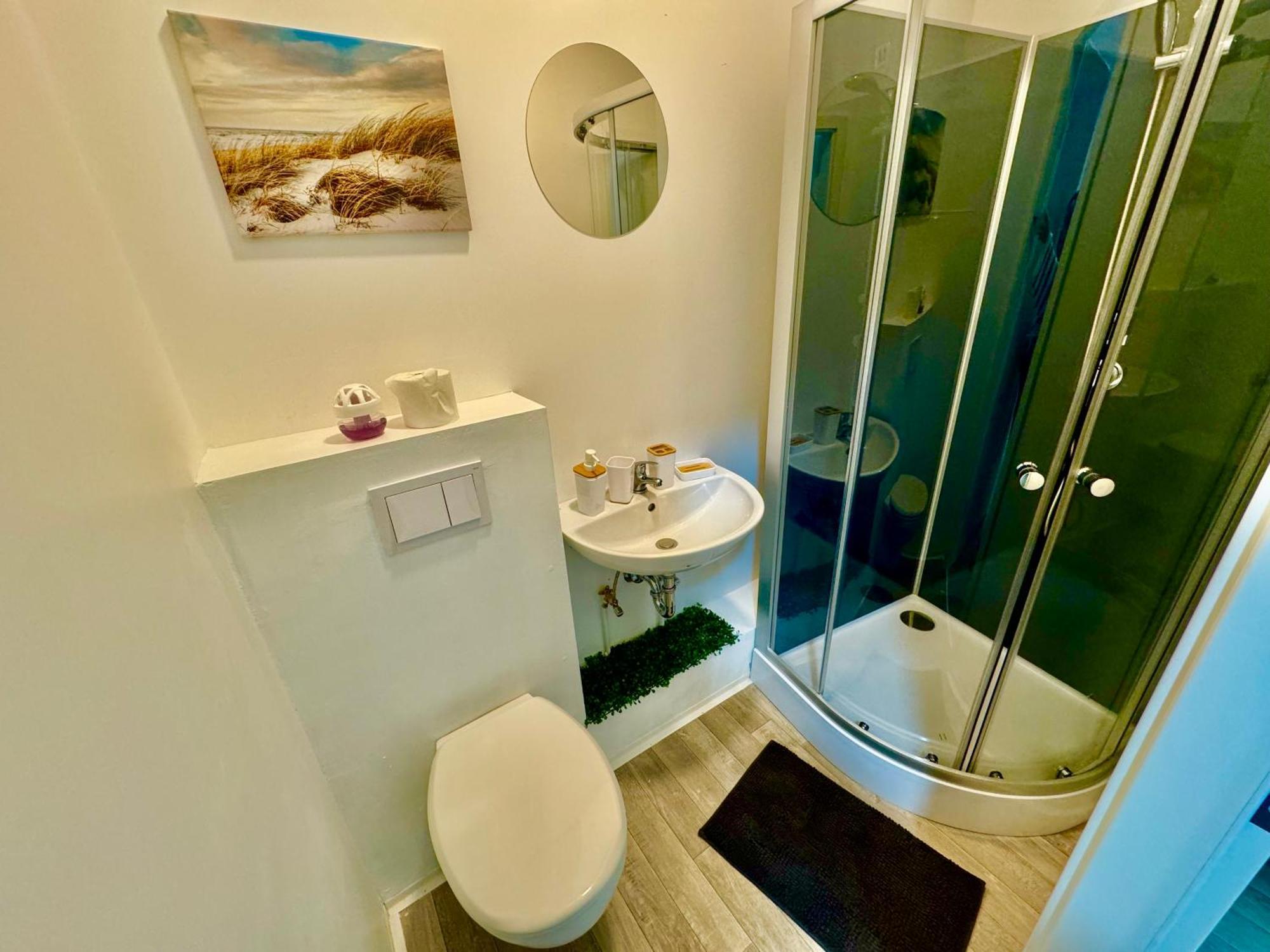 Studio-apartments Am Hildesheimer Hauptbahnhof Mit Kueche, Bad, Elektrischen Tuercodes, Wlan, Tv, Parken Hildesheim