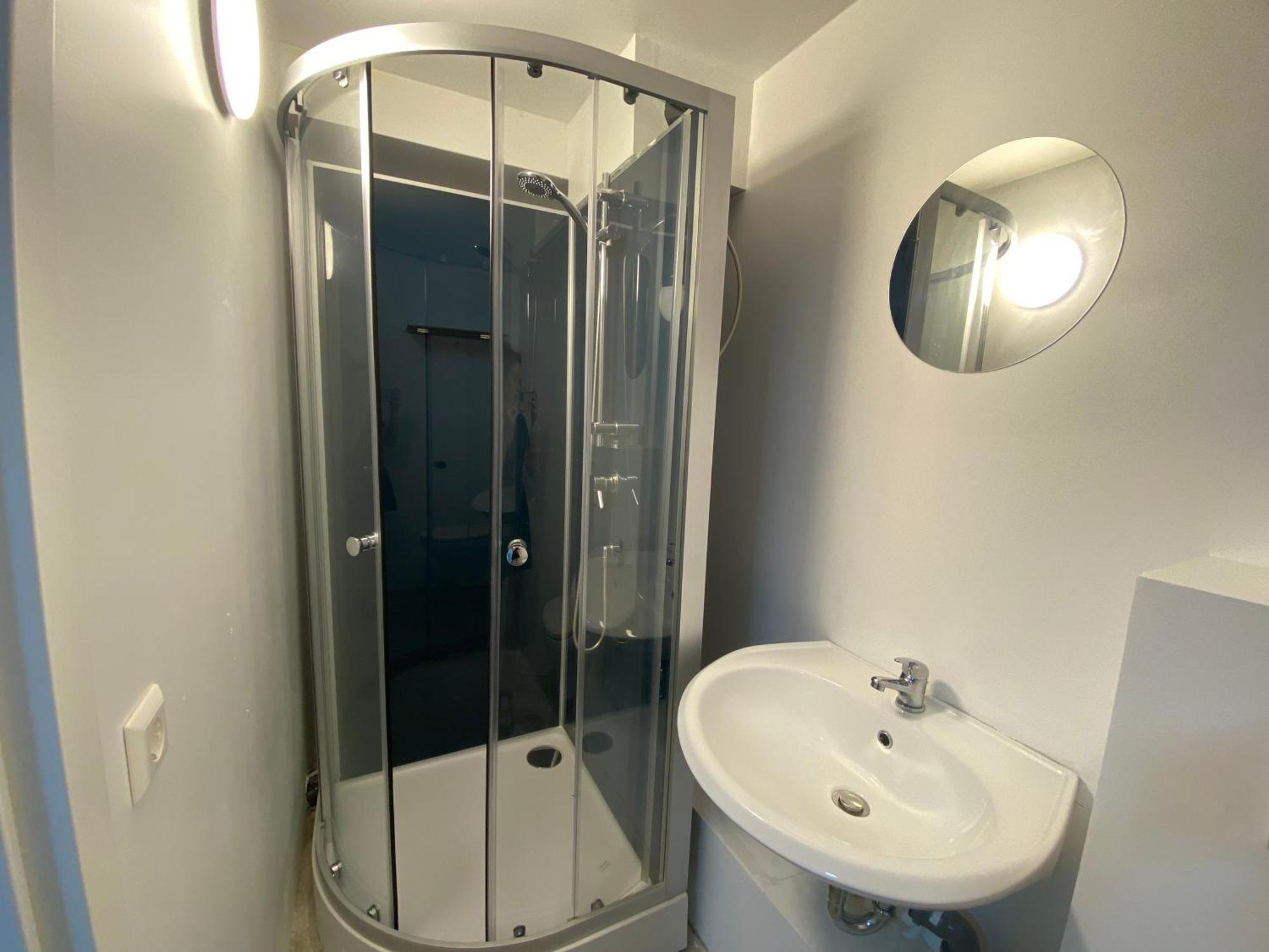 Studio-apartments Am Hildesheimer Hauptbahnhof Mit Kueche, Bad, Elektrischen Tuercodes, Wlan, Tv, Parken Hildesheim
