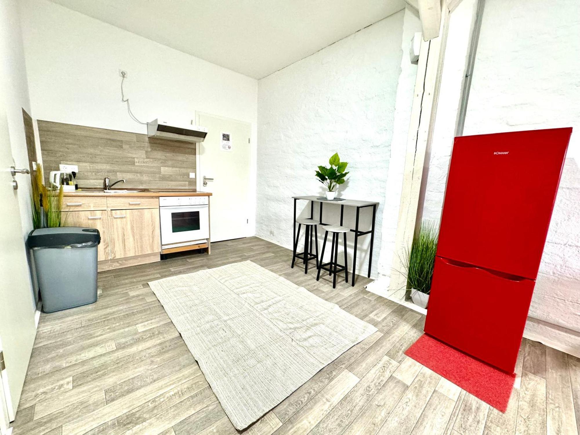 Studio-apartments Am Hildesheimer Hauptbahnhof Mit Kueche, Bad, Elektrischen Tuercodes, Wlan, Tv, Parken Apartment Hildesheim