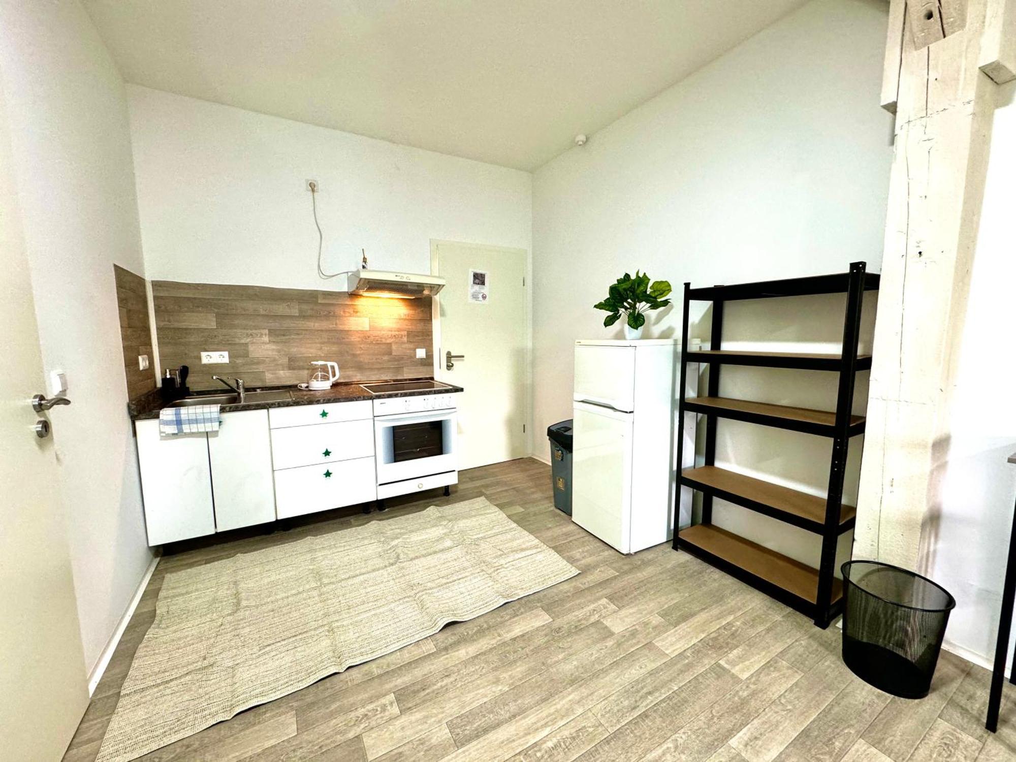 Apartment Studio-apartments Am Hildesheimer Hauptbahnhof Mit Kueche, Bad, Elektrischen Tuercodes, Wlan, Tv, Parken